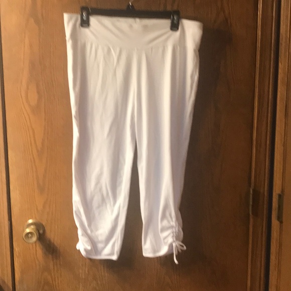 Large White Capris - Picture 1 of 1